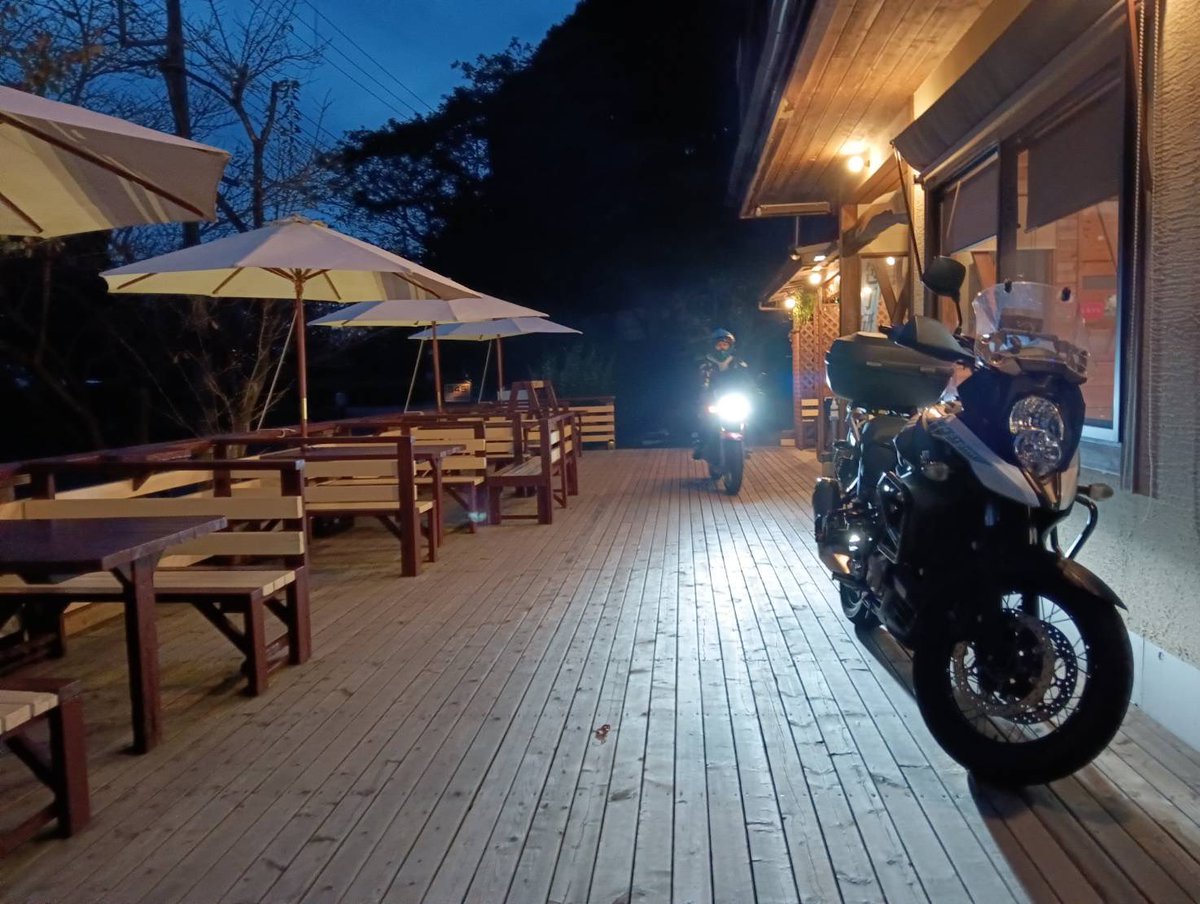 akiis_0514's tweet photo. 今日も1日お疲れ様でした✨️
#VSTROM650XT
#Balius https://t.co/oE5JQrvhhf