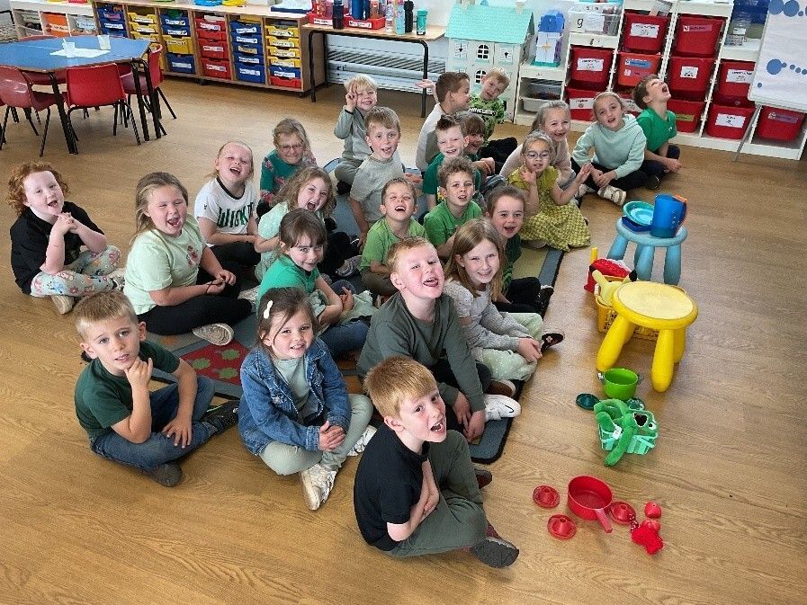 PrimitasLP's tweet photo. As part of our Trust’s celebration of Mental Health Awareness Week, Ridgeway Primary Academy got fully into the spirit through a range of activities that took in children from all stages and ages.
 https://t.co/4XFZz7ENDG https://t.co/U0lNiJzqhG