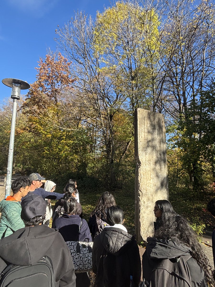 UcgsHistory's tweet photo. We spotted a piece of the Berlin Wall, which is displayed here in Munich! https://t.co/lWyh8oc9qR