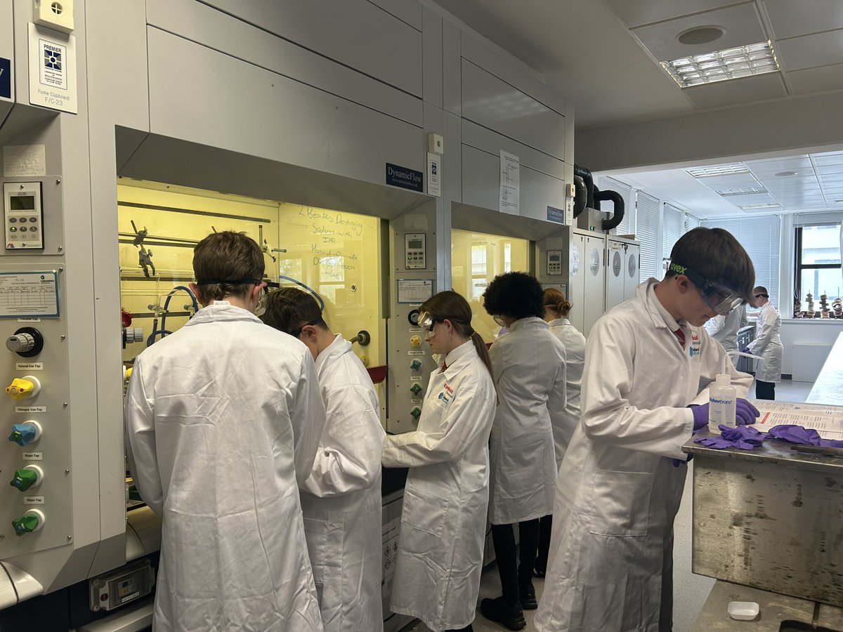 DYWFife's tweet photo. Case Study 🔬🧬

Glenwood High School students tested their scientific skills at the festival of chemistry. The event was delivered in partnership with Heriot Watt University, ExxonMobil and The Salters Institute. 

Read more: https://t.co/CK8nSWkiNZ

#chemistry #careers #events https://t.co/MZNRGgy9OZ