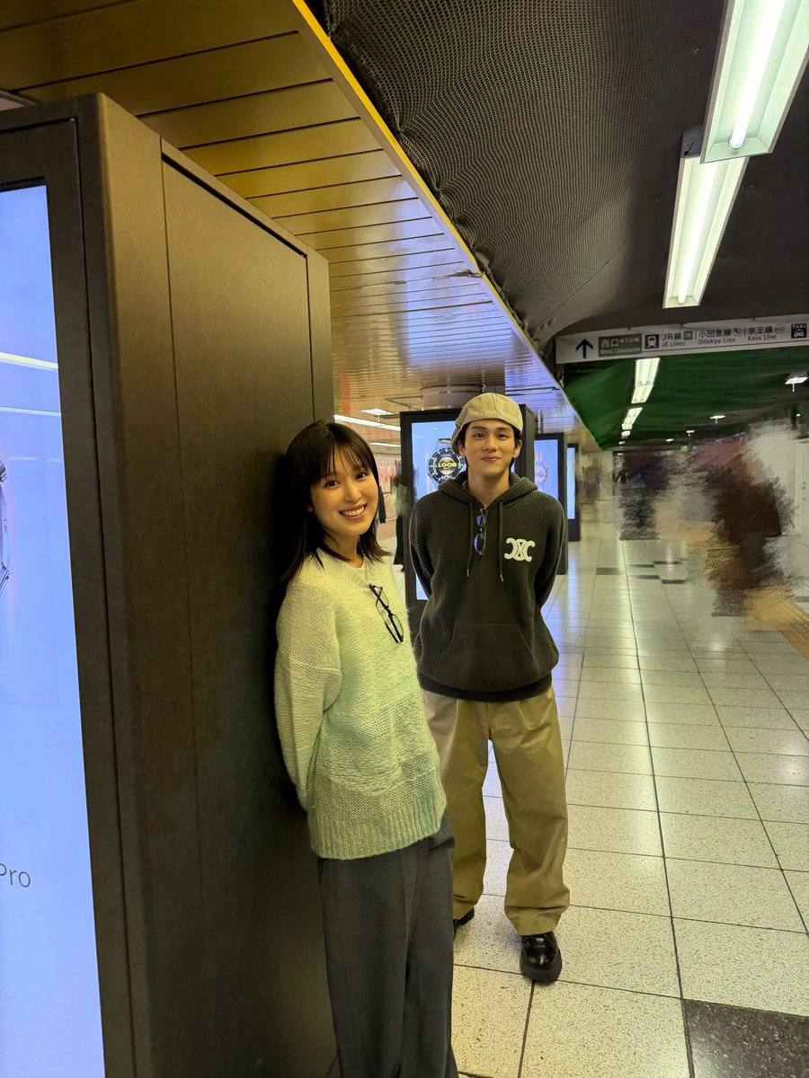 莉子ちゃんと新宿駅にあるストロボ・エッジの大型広告を見に行ってきました！
<a href="/r_fukumoto_toho/">福本莉子Official</a> 

安堂活、大満足

<a href="/strobe_edge_wow/">連続ドラマW-30「ストロボ・エッジ Season１・２」公式〈WOWOW〉</a>