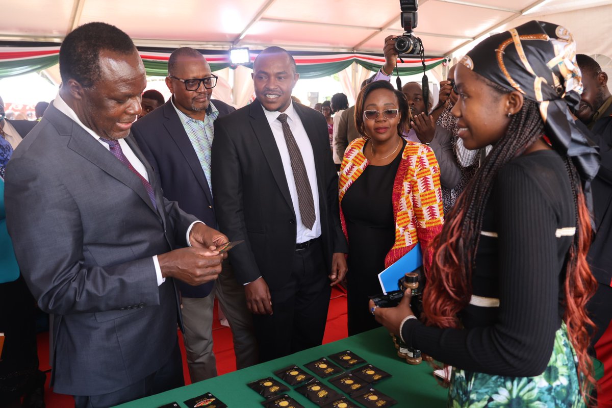 DrJumaMukhwana's tweet photo. Visiting exhibitions at the 8th Changamuka festival today. Over 300 exhibitors are participating this year. https://t.co/ViNAWx4GI8