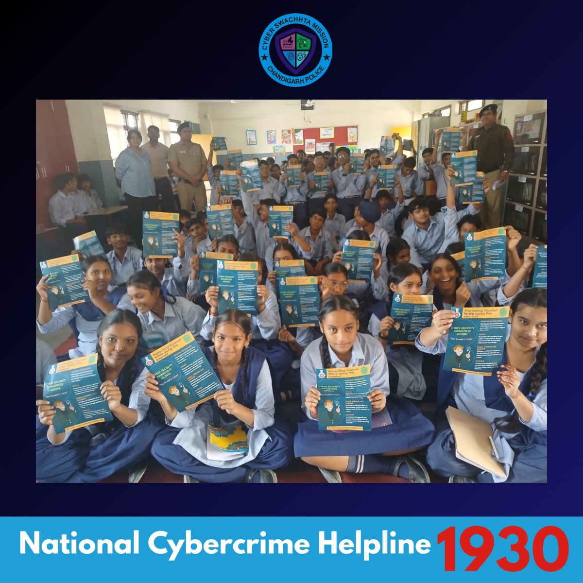 ChdCyberCell's tweet image. #ChandigarhPolice द्वारा साइबर सुरक्षा पर जागरूकता सत्र
सरकारी मॉडल सीनियर सेकेंडरी स्कूल, रायपुर कलां में PS साइबर क्राइम टीम ने साइबर सुरक्षा व ऑनलाइन फ्रॉड रोकथाम पर सत्र आयोजित किया। लगभग 250 छात्र-छात्राओं व स्टाफ सदस्यों ने भाग लिया। 💻🔐
#CyberSafety #CyberAwareness