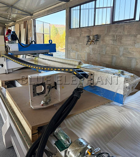 ElephantCnc's tweet image. 🎉 🎉🎉Congratulations to our Montenegrin customer on receiving his 1530 4-axis CNCmachine and W1 edge banding machine! 🇲🇪

☎Contact us today! 
elephant-cnc.com 
Whatsapp/mobile: +86-15064026772
#CNCmachine #EdgeBandingMachine #Woodworking #CustomerDelivery #CNCrouter