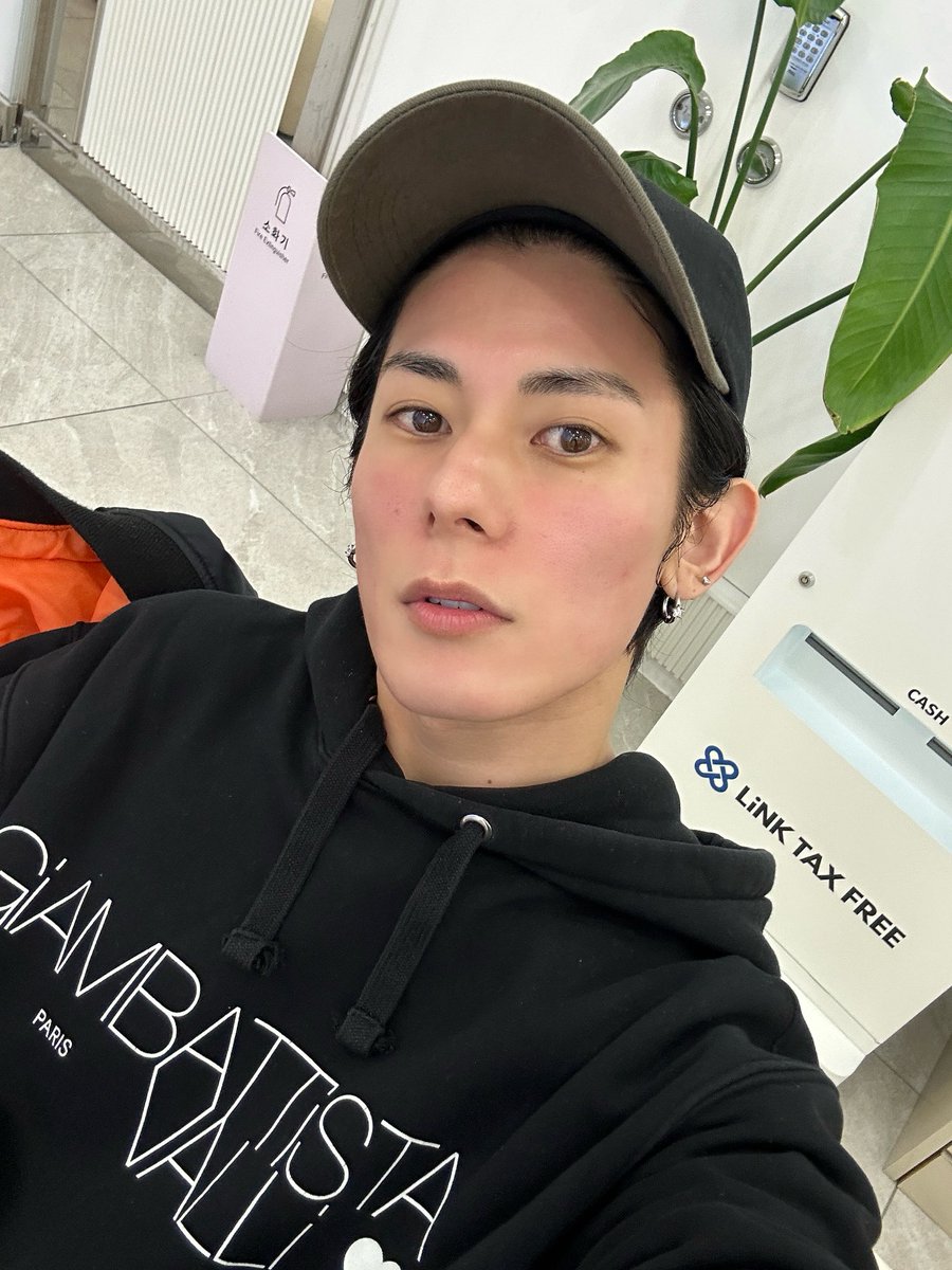 i2mixxx's tweet photo. ホンデにあるオブリージュ医院でポテンツァを受けてきました！3D診断器で自分の肌の状態をチェックできるので、どういう施術が自分には必要かをカウンセリングで聞くことができます😊クレンジングも麻酔クリームもアフターケアもとても丁寧にしてくださるので、次もまた行きたいなと思いました！ https://t.co/VhJVHUJRwu