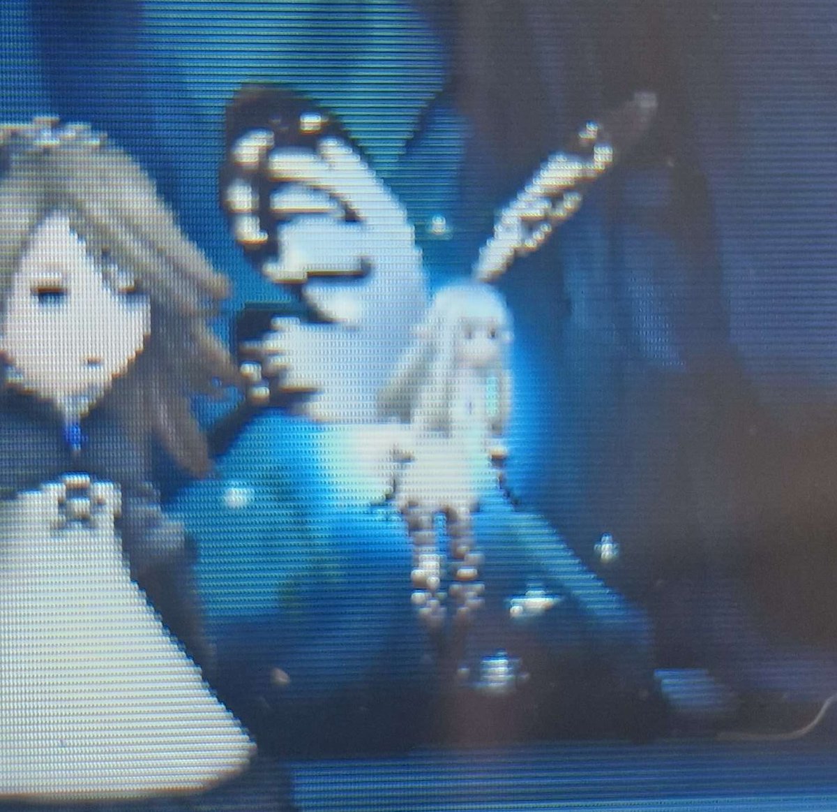 MizChezza tweet media