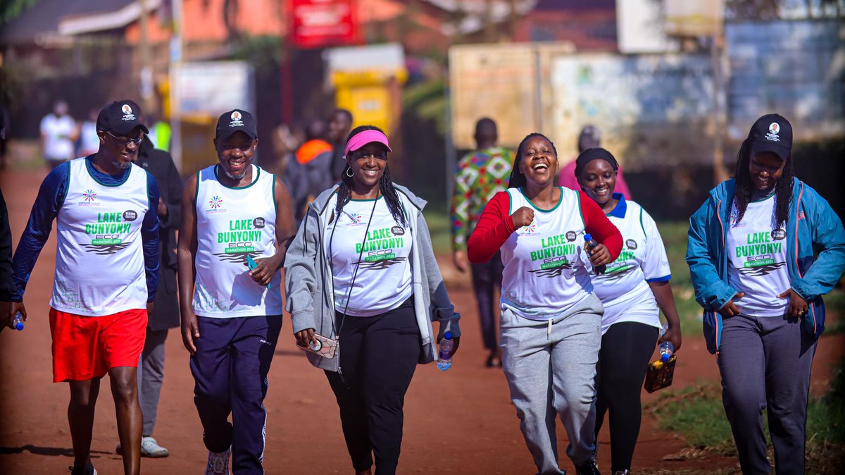 #LakeBunyonyiEcoMarathonEdition2025 was a fully-blended package: Health excises, Waste management  demos and talk sessions,  moments of fun  and Networking. Taking on a new trend in managing domestic solid waste disposal for a Cleaner lake Bunyonyi Eco Catchment.