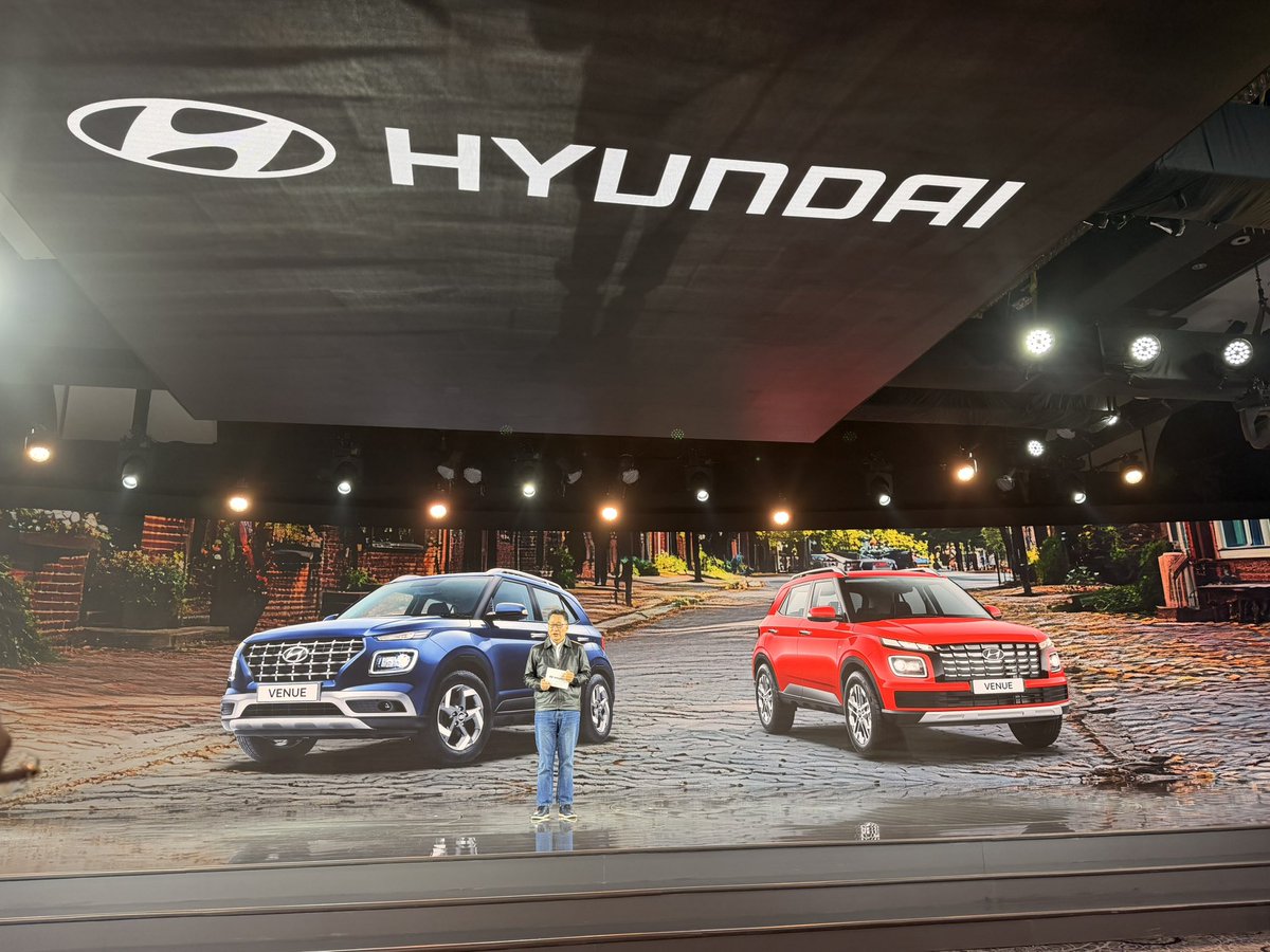 sidpatankar's tweet image. Unsoo Kim, MD, HMIL outlines @HyundaiIndia plans. 15% marketshare + 1.1 million units local production by 2028. Exports to account for 30% of production. by 2030. SUV + MPV will make up 82% of sales. New #Venue production also debuts the co’s new Pune plant. 
SVP 
#Hyundai