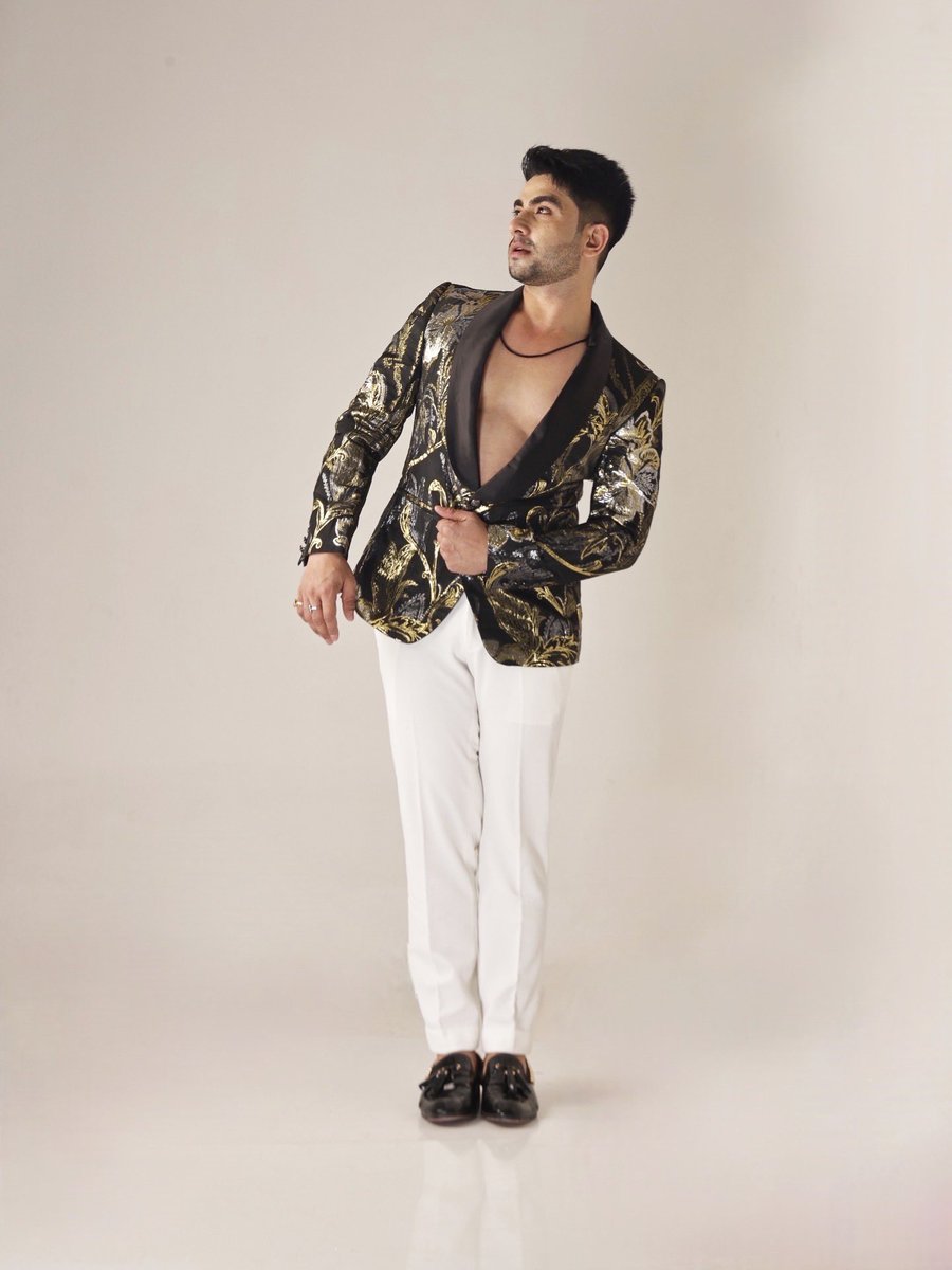 anvarul_annu's tweet image. “God’s plan is always the best. Sometimes the process is painful and hard, but don’t forget—when God is silent, He’s doing something great for you.”🤲🏻❤️

#godsplan #alwaysbeautiful #positive #positivelife 
#anvarulhasanannu #annuthealagh 
📸 ~ @faizialiphotography