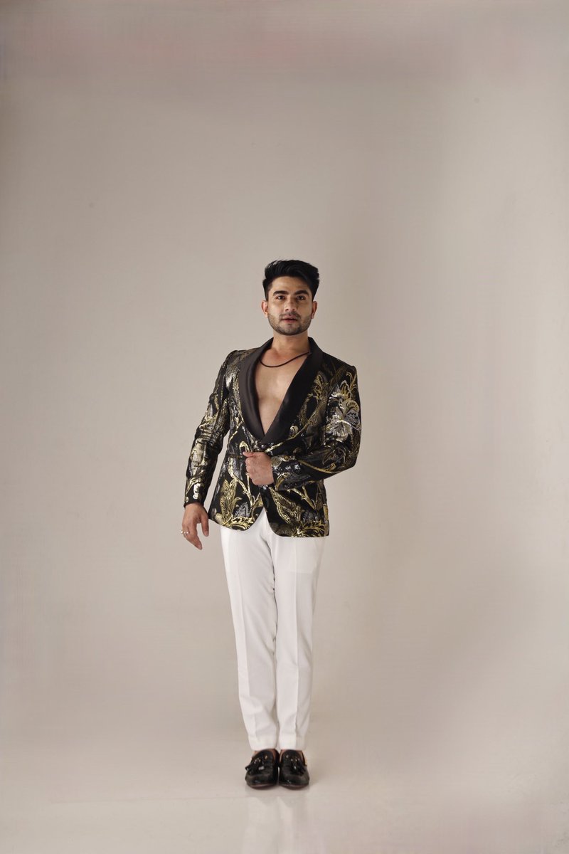 anvarul_annu's tweet image. “God’s plan is always the best. Sometimes the process is painful and hard, but don’t forget—when God is silent, He’s doing something great for you.”🤲🏻❤️

#godsplan #alwaysbeautiful #positive #positivelife 
#anvarulhasanannu #annuthealagh 
📸 ~ @faizialiphotography