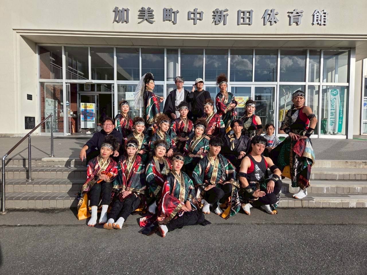 左の画像はギャルピ - Search / X