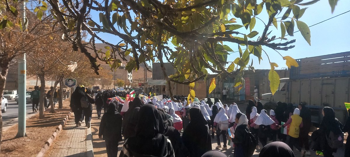 آمدند تا بگویند دانش‌آموزان دیروز، شهیدان امروز؛ قلم را زمین گذاشتند تا ما امروز آزاد بنویسیم...

#GreatSatan 
#ام_الفساد_قرن