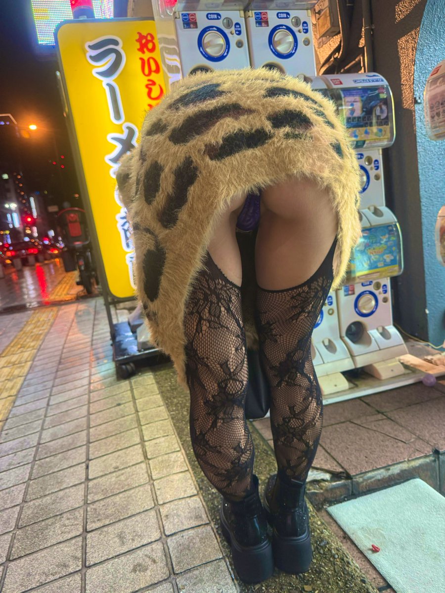 【本日の一枚】
勝手に大好評シリーズ

復活‼︎

"テーマ"
ガチャを引く痴女❤️

どんなガチャを引いてるのかな？？