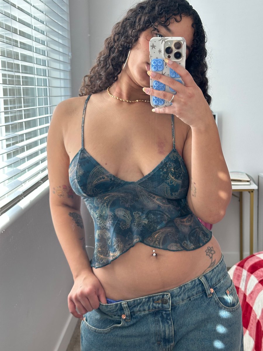 edmflowerfairy's tweet photo. should i wear jeans more often? https://t.co/GdmU2ZnDoY
