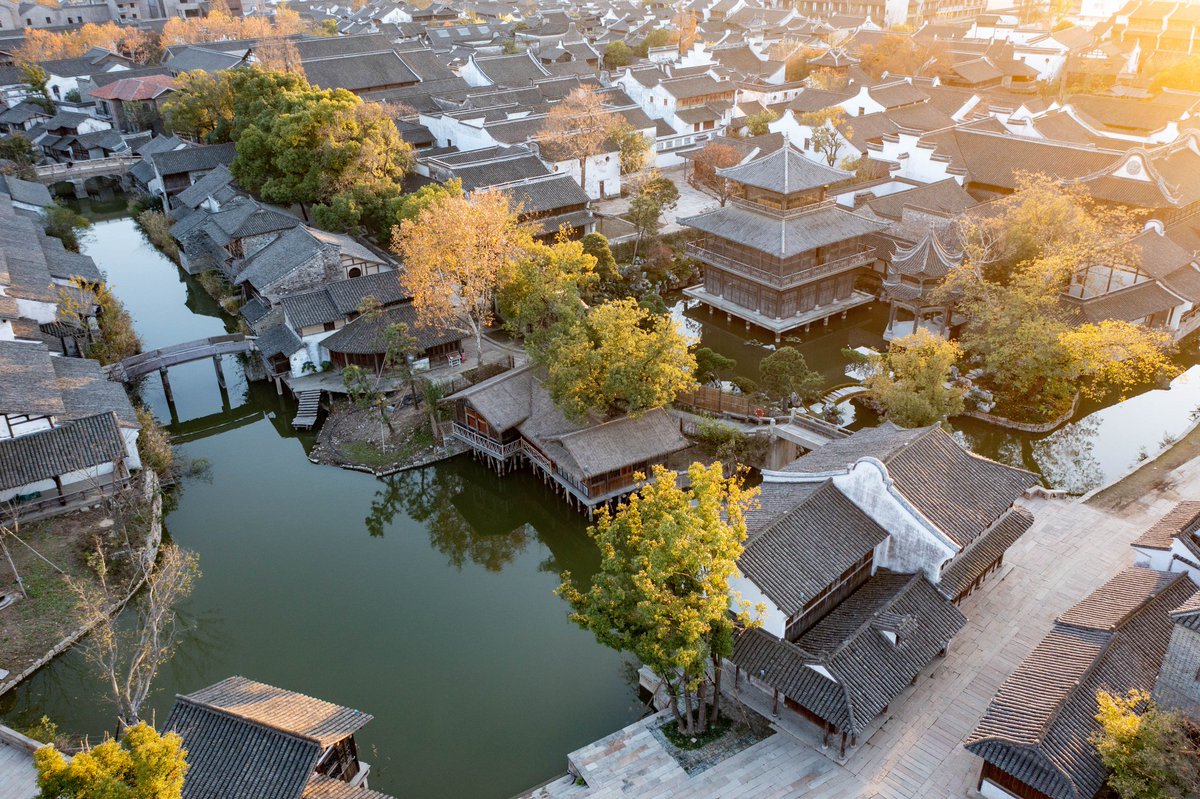 wang15465652733's tweet image. Come to Puyuan and glimpse future living! 📱 Smart scenarios permeate every street and alleyway, proving technology can be so warm and welcoming. #FutureLiving #PuyuanSurprises 🌟