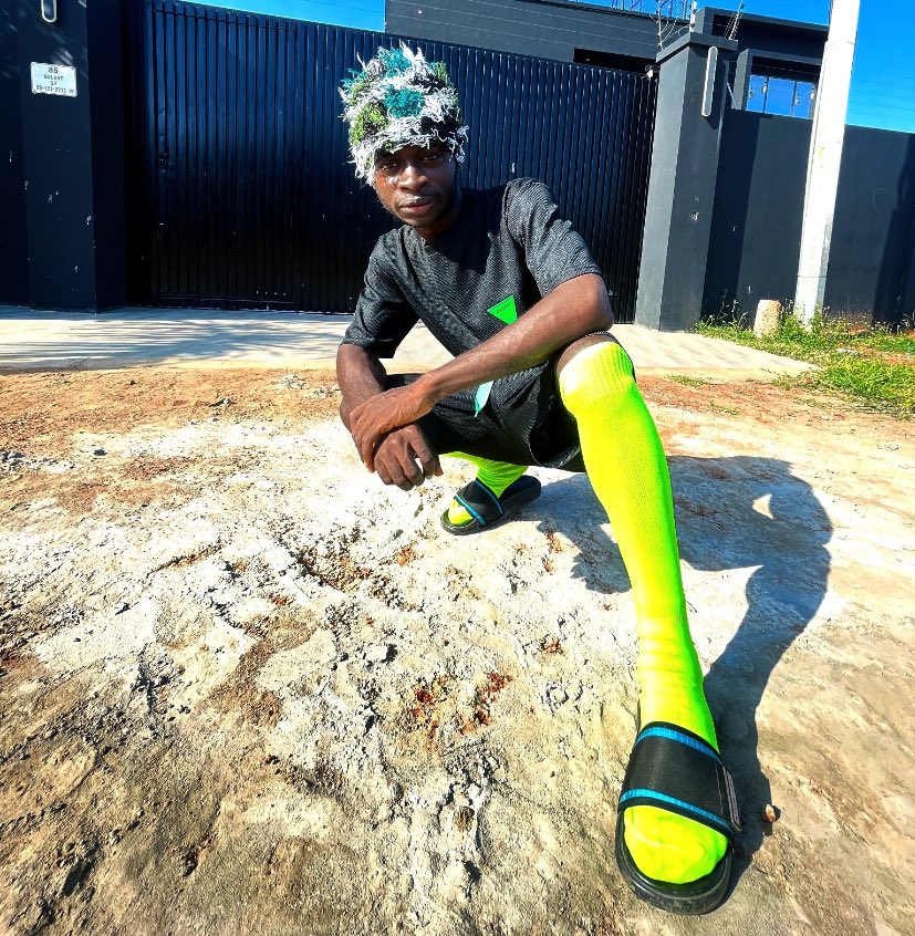 DO YOU WANT NEW FOLLOWERS?
DROP YOUR HANDLES AND FOLLOW WHO EVER FOLLOWS YOU🫵🏽💯