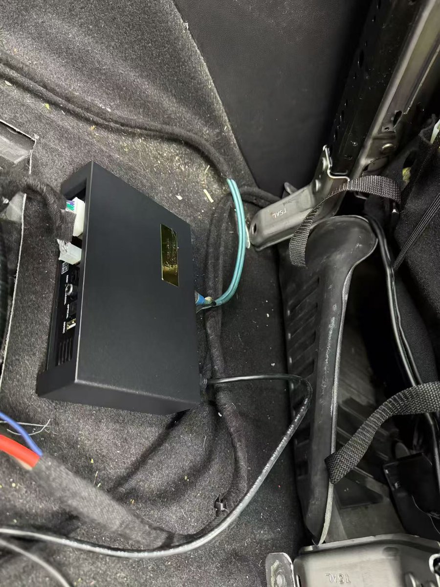 frankhasselriis's tweet image. Upgrading the Honda Fit’s sound system with the Eternal Sound PO-8 DSP! 😀👍

#eternalsound #dsp #amplifier #caraudio