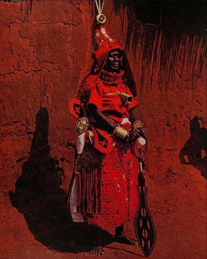 Edocentric_'s tweet photo. If you’re proud of your ẹdo heritage, describe the ẹdo culture with a word. https://t.co/74wnufAg7n