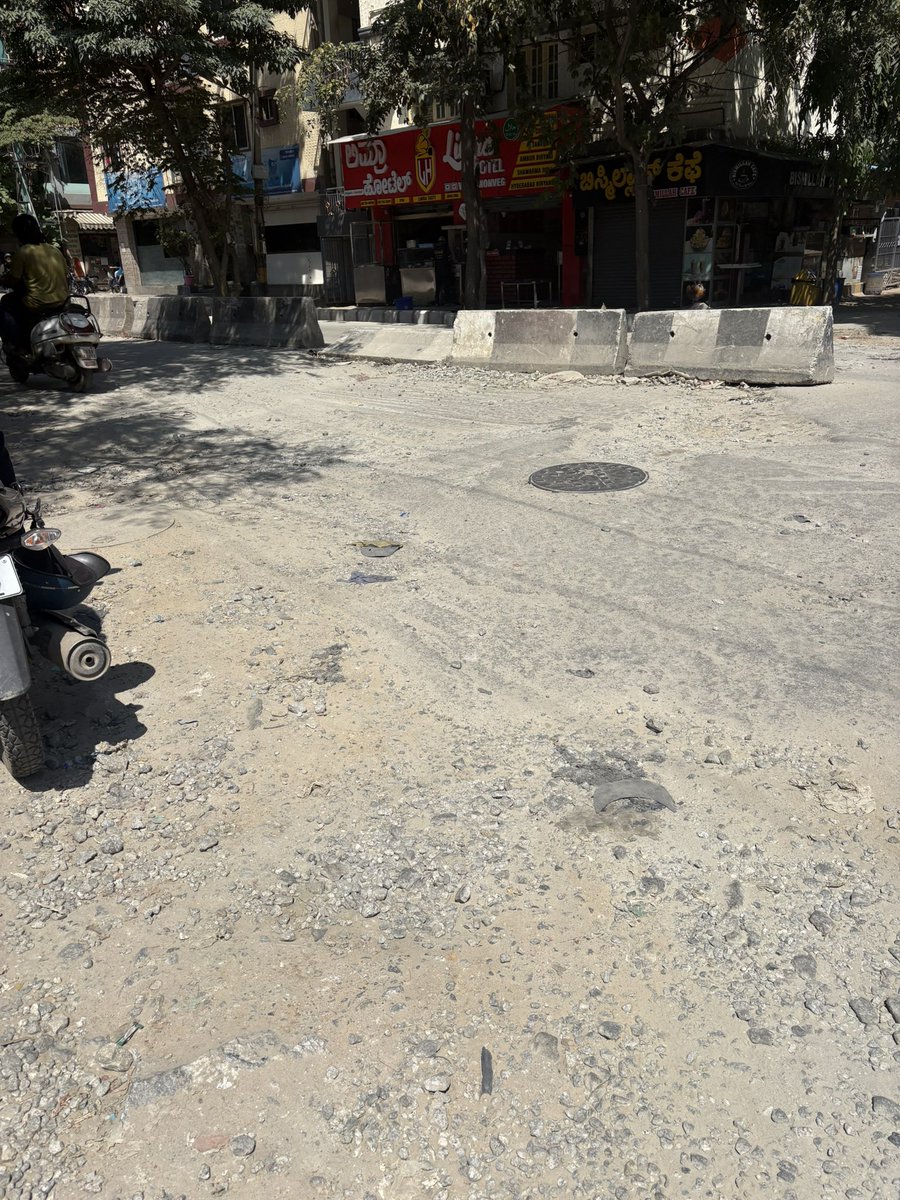 MayankDas2687's tweet image. BTM layout 2nd stage: look at the pathetic condition of the road; it looks like it will take forever to make this road. This is a dangerous road for motorists and two-wheelers.