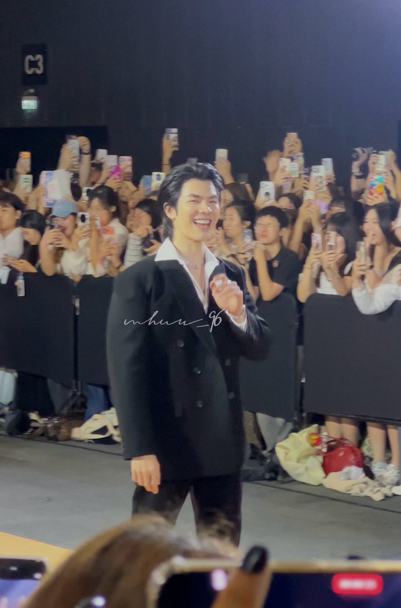 Mr.Handsome 💚

WE TV 2026 X MILE

#WeTVAlwaysMore2026xShine
#MilePhakphum <a href="/milephakphum/">mile phakphum</a>