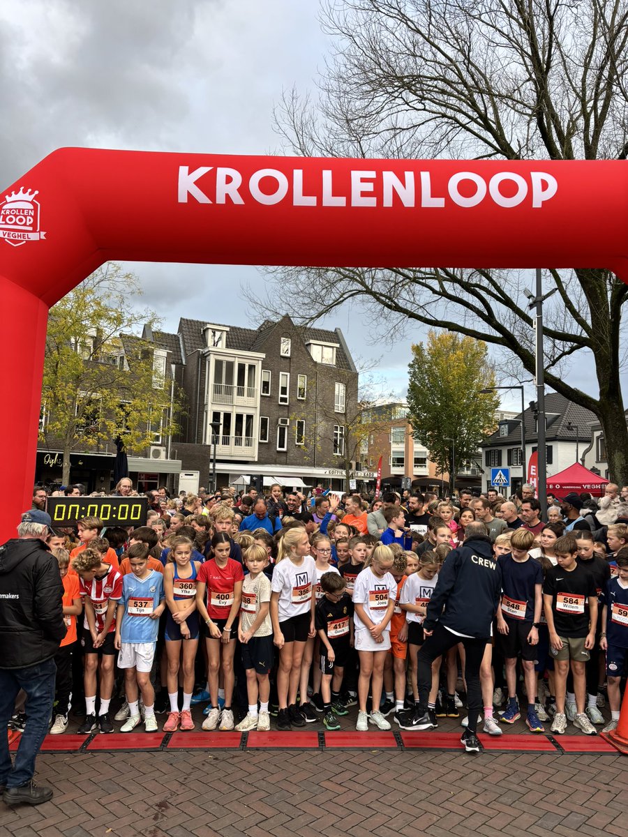 krollenloop's tweet image. Wat een dag! 🙌🏻
Wat een loopfeest! 🎉
Wat een fantastische lopers 🏃🏼🏃🏾‍♀️
Wat een enthousiast publiek 👏🏻
Wat een weer ☀️

De lekkerste loop van Brabant was er zondag weer eentje om in te lijsten. 

Dank aan iedereen die hier zijn steentje aan heeft bijgedragen!