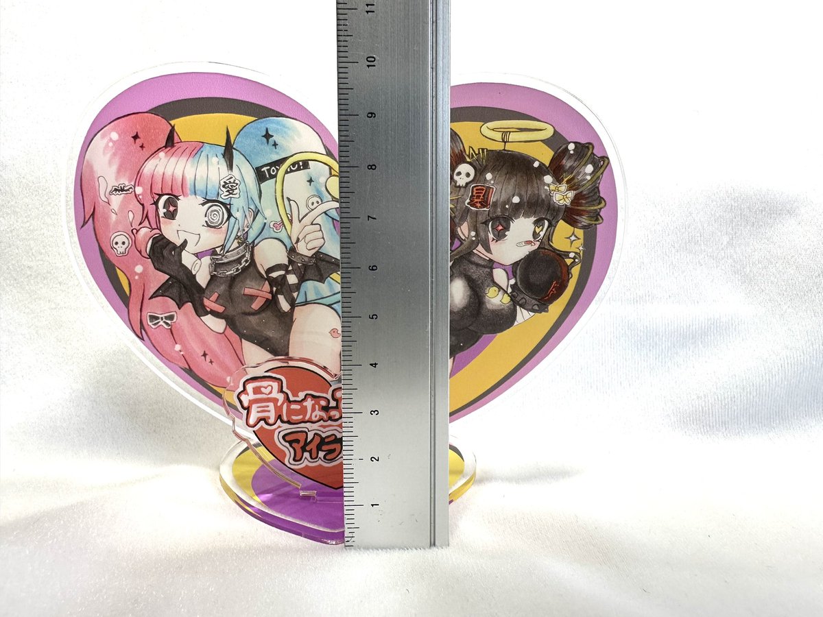 23日のwebイベントLGRのメイングッズが届きました〜！！！

ときし子とたみえ
Mitsuyoガールズ2人の「骨になってもアイラブユー」アクスタです。

毒々しい配色ながらもアナログ感のある淡めな印刷で
まあ可愛いね〜！！！！
サークルカットもこの2人使おかな😊
 #BMNLGR_SP2