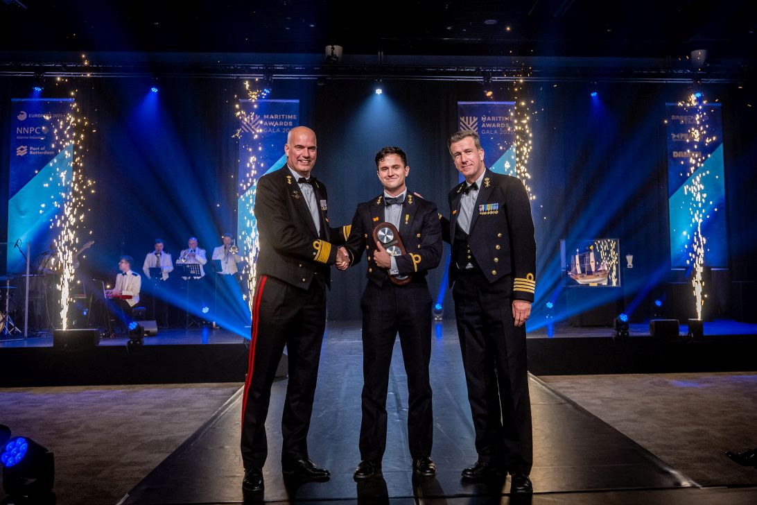 Security Award for Van Schriek’s submarine detection method dlvr.it/TP3Xgw #Digitalisation #Maritimeawards