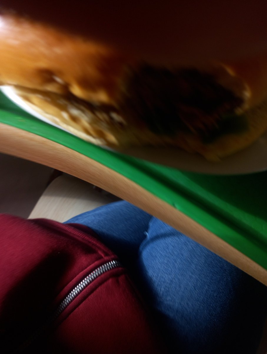 eithersniffs's tweet image. Kykda hamburger çıkınca heyecandan bekleyememistim böyle cikmisti foto