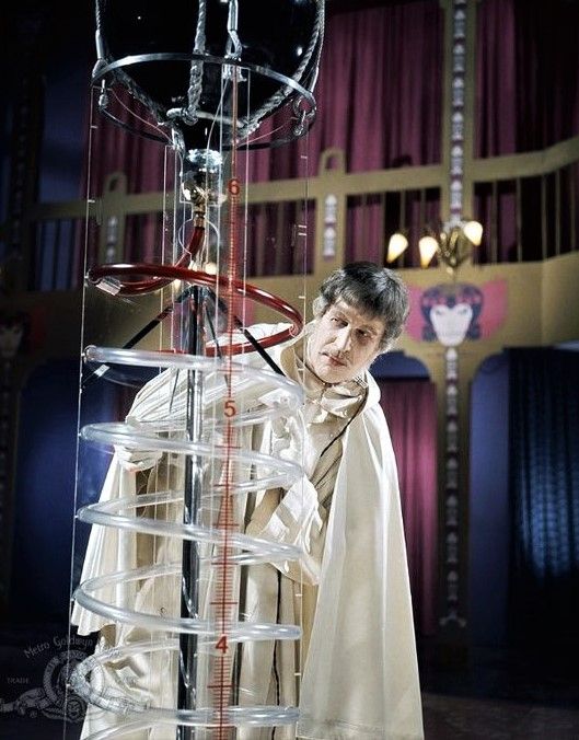 Tabbiecat4's tweet image. Vincent Price - THE ABOMINABLE DR. PHIBES (1971)...
#DrPhibes #HorrorMovies #VincentPrice