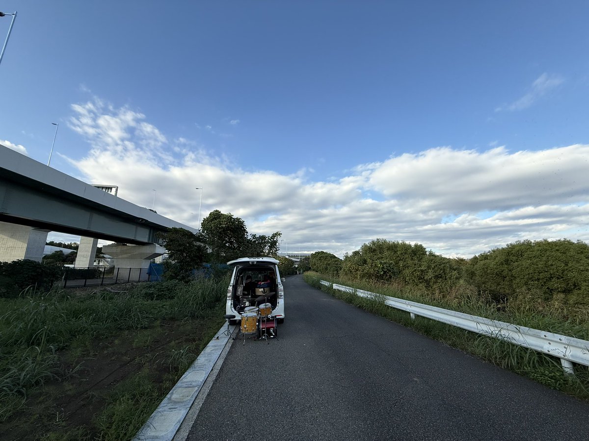 「昨日までやってきたことと違う今日この日の音楽を大切にするのがジャズだ。」というハナシを先日某先輩ドラマーとお話ししてしみじみ感じる秋。