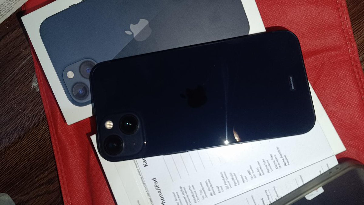 humangabuts_'s tweet photo. Dijual Ip 13 128GB pemakaian 2 bulan harga 6,9 jt fullset no minus https://t.co/MxRRVyojNH