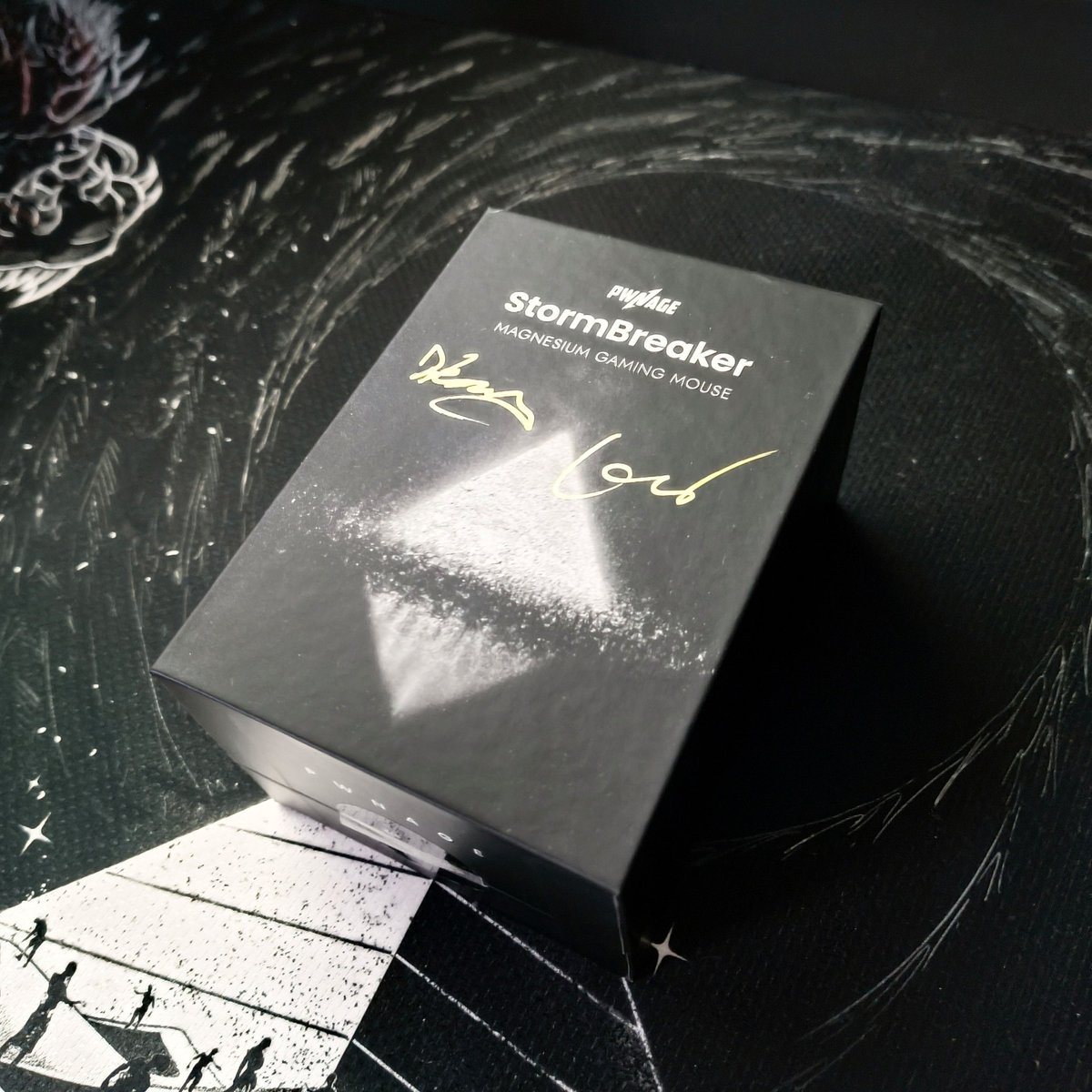 ScrxtcH_'s tweet image. The Stormbreaker has arrived 🩸 First one to redeem a free product signed by the goats at @PwnageOfficial ❣️ #pwnage