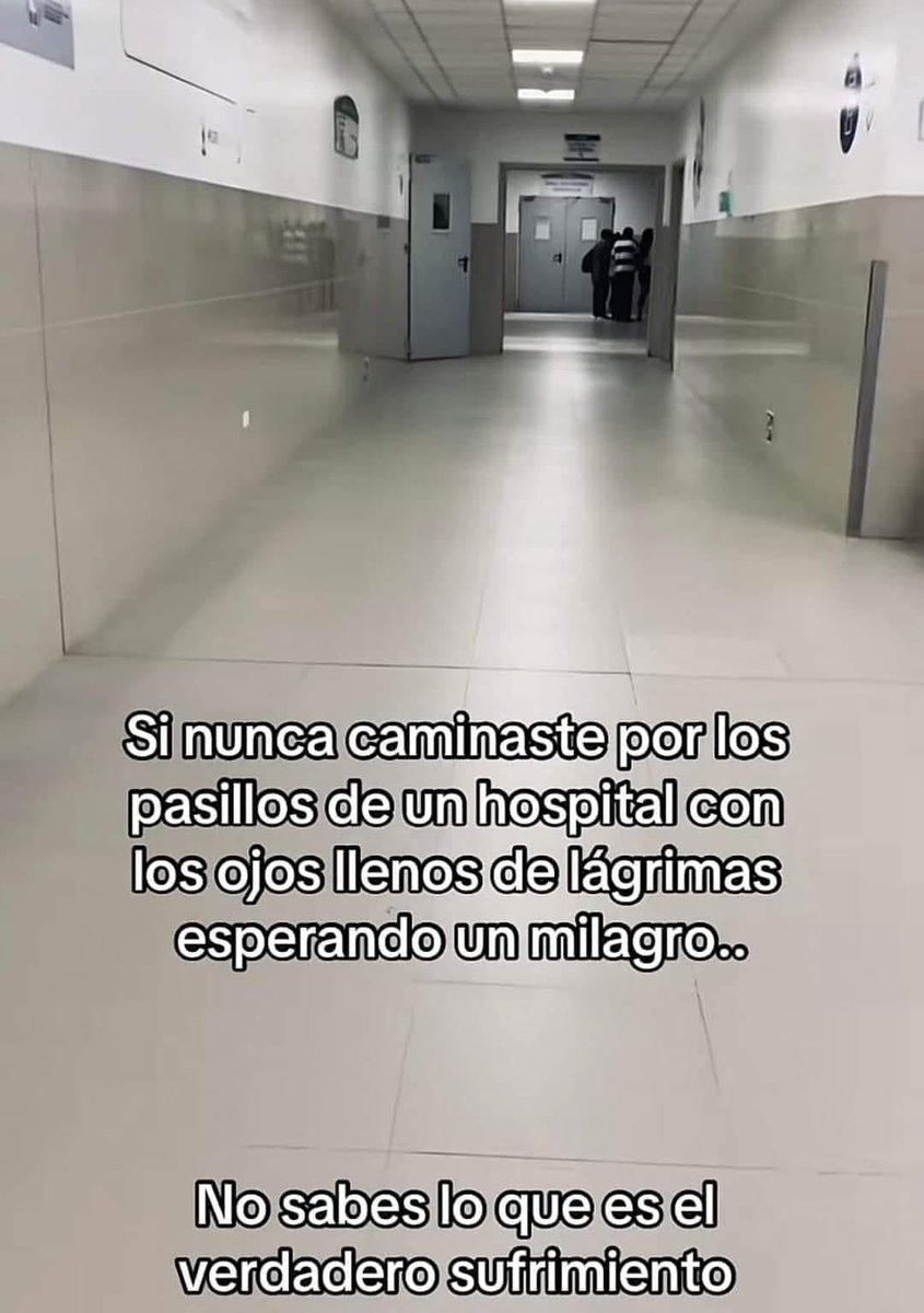 Recuerdo el día que nos dieron la noticia de papi que ya no se podía hacer nada salí llorando del hospital sentí en ese momento que mi mundo se derrumbó y una enfermera sin hablar el mismo idioma me abrazó ese momento me tranquilizó gracias a todas esas..