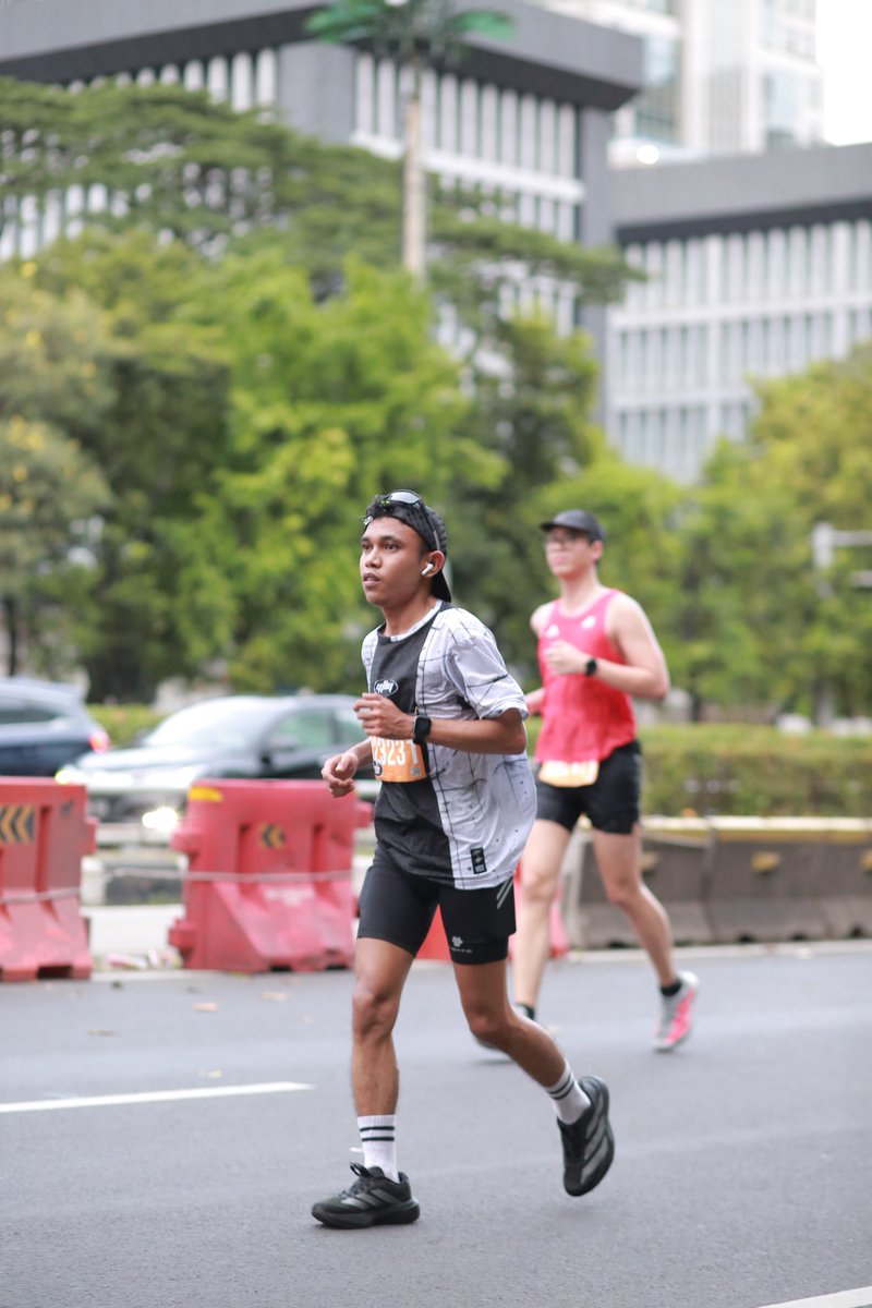 socratesszz's tweet photo. jakarta running festival https://t.co/T89GM1wupq