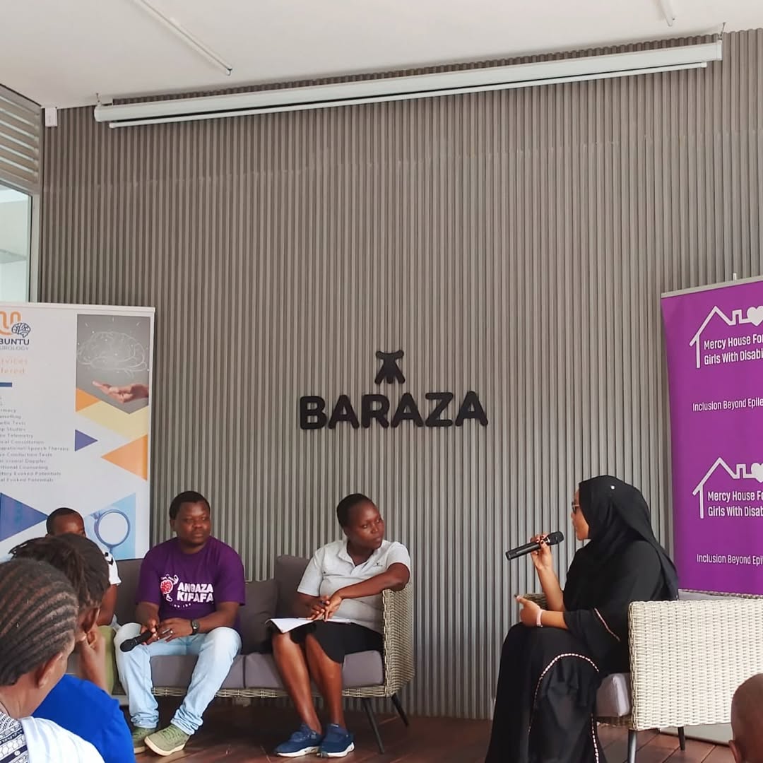 UbuntuNeurology's tweet photo. Kicking off Epilepsy Awareness Month, our team in Mombasa, alongside Fred Beuchi, an epilepsy awareness activist, and Pwani FM’s Aisha, empowered caregivers with first aid skills and myth-busting in a learning forum aimed at supporting and recognizing them. #epilepsy https://t.co/OQr5eNbUJq