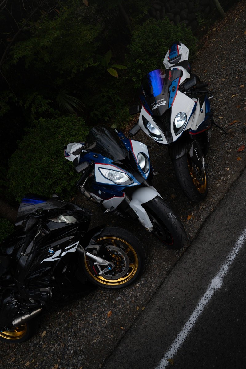 bms1krr_96's tweet photo. 遂にえっせんトリオ🇩🇪 https://t.co/dxW1uhVuql