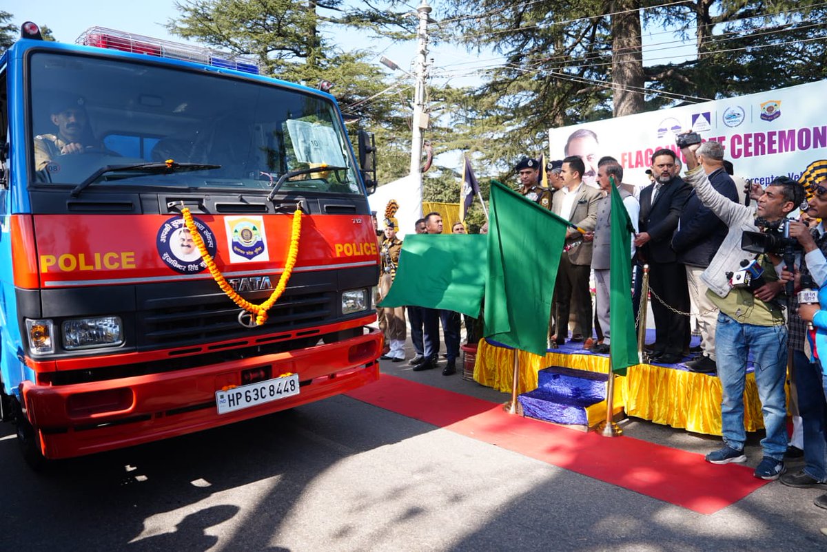हिमाचल पुलिस अब नई दिशा में क़दम बढ़ा रही है। अब हमारी पुलिस हरित ऊर्जा और आधुनिक तकनीक से लैस होकर जनता की सेवा करेगी। मुझे ख़ुशी है कि इस पहल का हिस्सा बनकर हम हिमाचल को देश की पहली ‘हरित एवं स्मार्ट पुलिस’ बनाने की ओर बढ़ रहे हैं।
