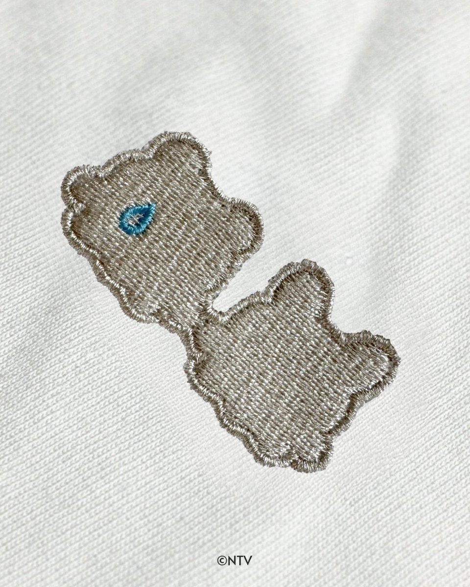 yosemite_make's tweet photo. 🖤 Love me raw. – らぶいーず × KWL
Embroidery detail

“やさしくて、ちょっと不器用な愛らしさ”を象徴する
すもっぴとぴょんちー。

刺繍では、その2人が寄り添うように配置され、
「ありのままの自分を愛していい」という
“Love me raw.” のメッセージを表現しています🪡

糸の立体感と、やわらかな質感をお楽しみください。

👉 https://t.co/q8Ifd7PjoG
#らぶいーず #KWL #Lovemeraw