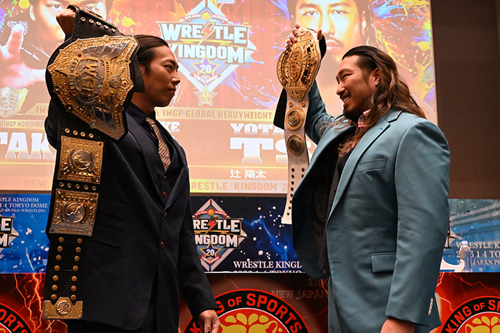 njpw1972's tweet image. 両王者が“二冠戦”に言及！

TAKESHITAは「二冠王者になればタイトルマッチが2倍できる。統一するつもりはありません」と断言！

辻は「自分がやりたいのはIWGP世界ヘビー級の“分解”。もっと言えば、IWGPヘビー級を取り戻したい」と野望を激語り!!

【11.4会見③】

njpw.co.jp/609419/

#njwk20