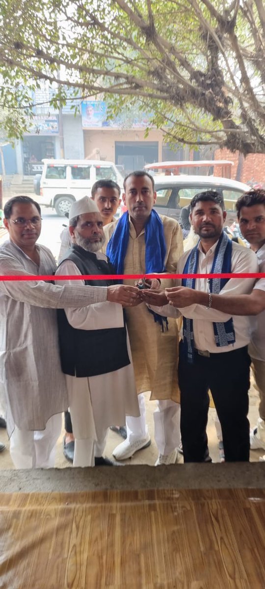 manojkumarAd8's tweet image. जिला अमरोहा के विधानसभा हसनपुर में आजाद समाज पार्टी कांशीराम का कार्यालय का उद्घाटन किया गया 
मनोज कुमार एडवोकेट 
 जिला अध्यक्ष अमरोहा 
आजाद समाज पार्टी कांशीराम
9759392975