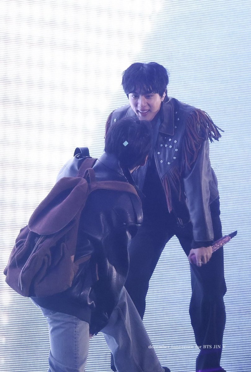 アミや弟を見つめるジンくんの顔があまりに優しい愛に満ちている ジン