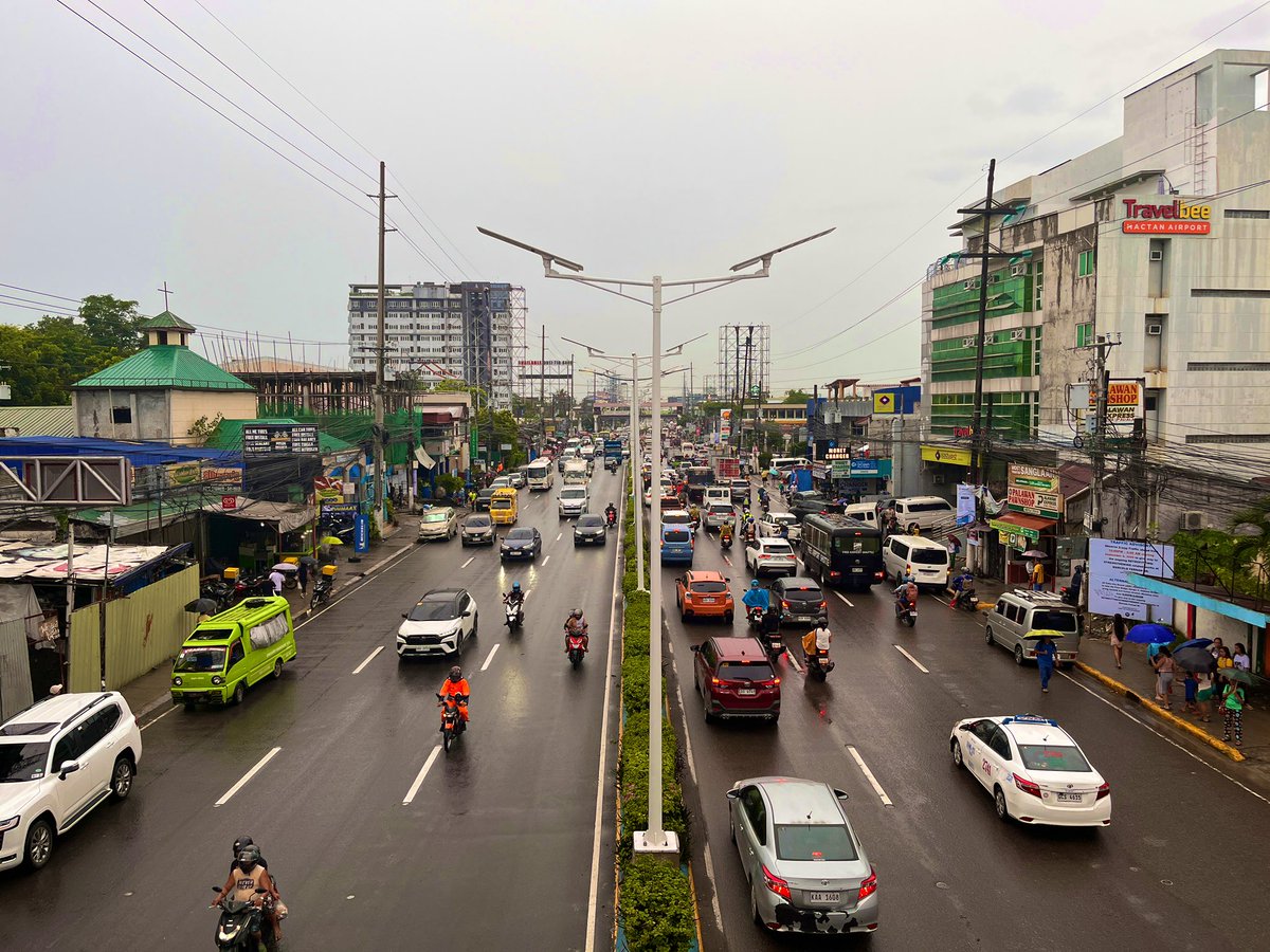 cellen0's tweet image. セブに来て語学学校を先週から何校か視察訪問させてもらっています。まだ拙い英語で頑張ってやりとりしている留学生、流暢に複雑な会話をしている留学生、いろいろな英語を学ぶ人たちの海外での生活を目の当たりにして胸が熱くなる日々です。