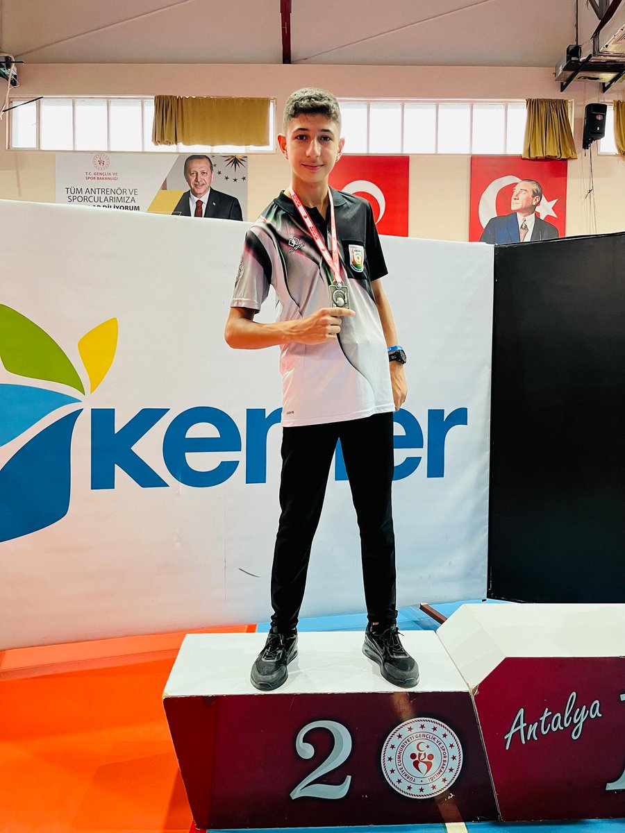 isaisaguzel's tweet photo. Antalya’da düzenlenen 2025-2026 Şehit Eren Bülbül Sezonu 3. Ayak Türkiye Dart Şampiyonası Yıldızlar kategorisinde Şanlıurfa Büyükşehir Belediyesi Bireysel Spor Kulübü sporcusu Tahir Çılgın; 

Türkiye 2’ncisi olarak büyük bir başarıya imza attı 🎯

Tebrik ediyoruz 👏 https://t.co/i2HeBydaW8