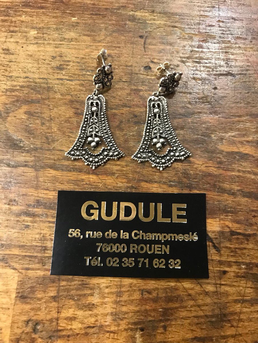 GuduleRouen's tweet photo. Ce mardi 4 novembre votre boutique #Gudule de #rouen est ouverte de 9h à 13h et de 14h à 19h.
😍 #NouvelArrivage😍
#bouclesdoreilles en #filigrane #argentmassif sans nickel dans votre #boutique #gudule de #rouen #bijouxaddict #Gudule_Rouen #bijouxrouen #gudulerouen https://t.co/VI9x061leF