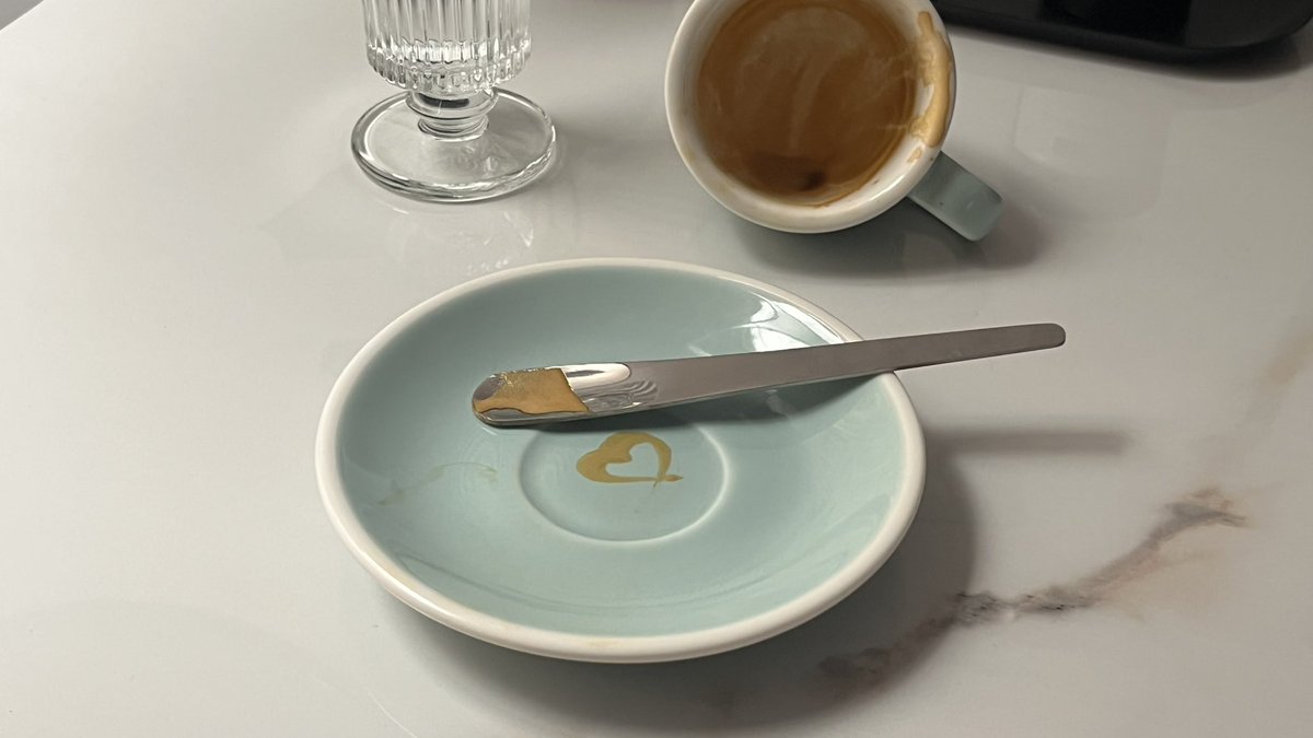 صباح بعنوان
المزاج بأبهى وأسعد حالاته 🤎.