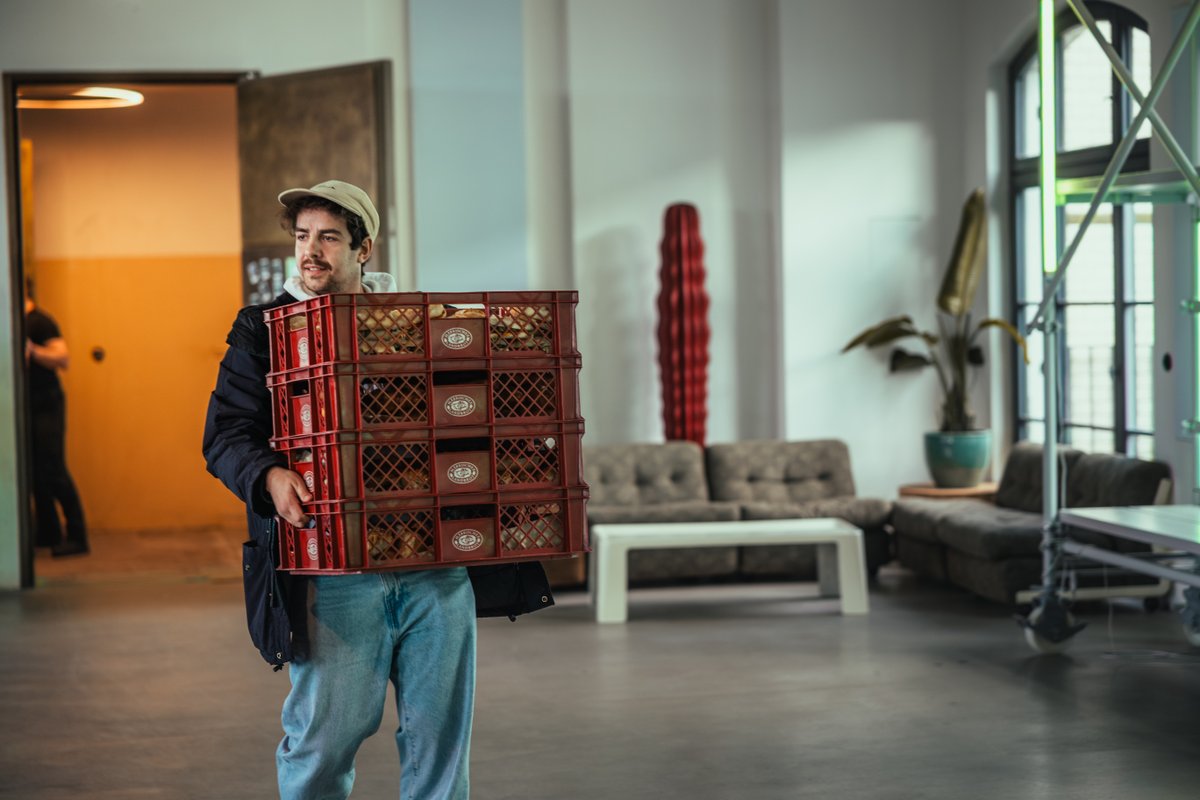 SuperteamDE's tweet image. Not all heroes wear capes. Some wear mustaches and Solana merch.

Shout out to @zCase_ - not only is he our community and partnership wizard - but he is also making sure that our builders are always well taken care of. ❤️

Couldn&apos;t ask for a better team mate 🫶