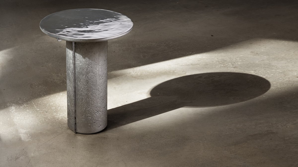 journaldesign's tweet image. Collection AL13 par MVE, une ode à l’aluminium recyclé
Découvrez cet hommage à la matérialité brute ici : urlr.me/vFgR5f

#design #recycled #aluminium #object #furniture #lighting #craft #France