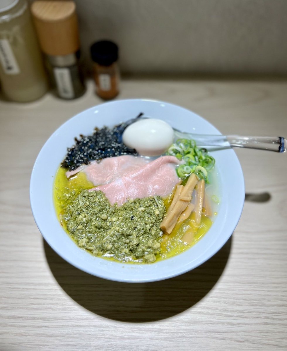 ki_ro916's tweet photo. お疲れ様です🙇

ランチありがとうございました🙇

本日も21時から予約開始です🙇
https://t.co/3ZyRqYT1KL

明日から丸鴨塩ラーメンです🦆

ラーメンは1日1品のみのメニューとなるため、ご理解のほどお願い申し上げます🙇

明日もよろしくお願いします🙇 https://t.co/4rxYk3k4ET