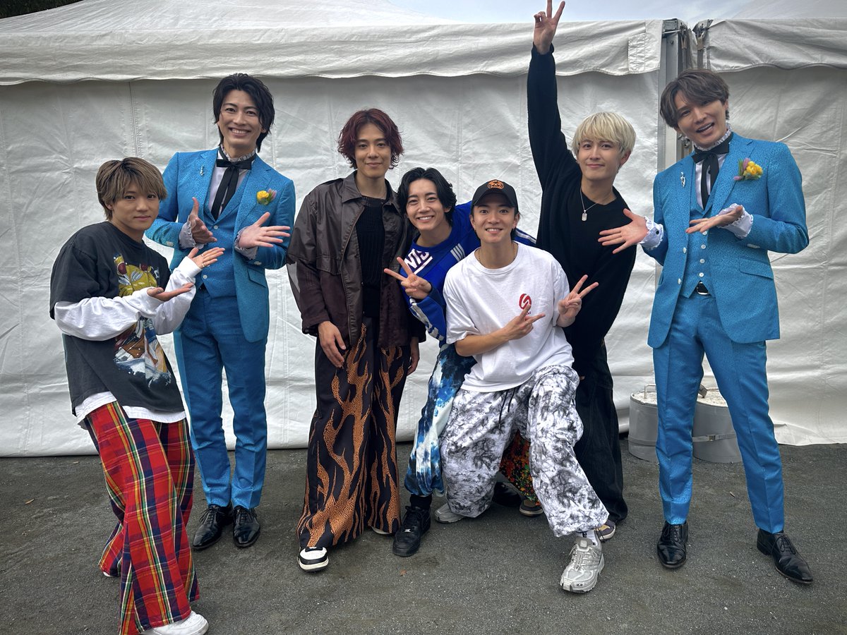 7order_official's tweet photo. ＼#あつぎミュージックフェスティバル ／

#木梨憲武 さん #所ジョージ さん #ヒロミ さん #堀内健 さん
#風輪 さん

一緒にお写真を撮らせていただきました📸
ありがとうございました！🙌

#AMF2025
#7ORDER #SevenOrder https://t.co/8irTTNzk6W