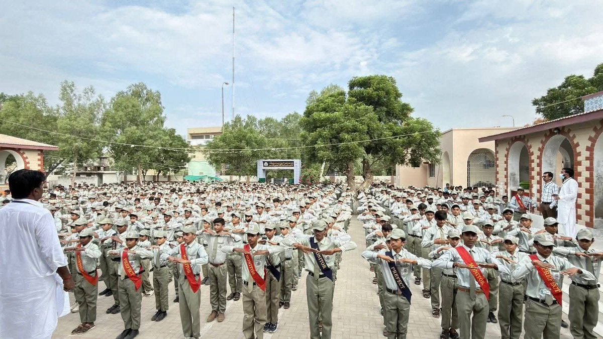 MFahadLashari's tweet image. پڙھندي سنڌ ته وڌنڌي سنڌ 
“Morning assemblies that inspire minds and strengthen hearts.
Proud to see Tharparkar’s youth shaping a #ProgressiveSindh. ❤️